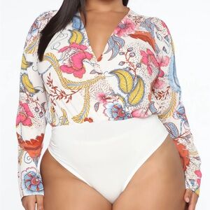 🌟🌟🌟6/$18 Fashion Nova floral print bodysuit